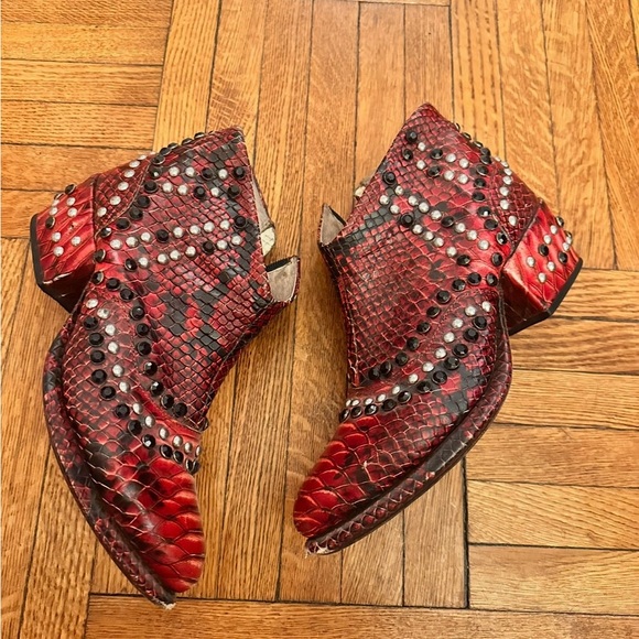 Free people chasing cowboys snakeskin red studded gem western ankle boot 39 - Picture 3 of 8